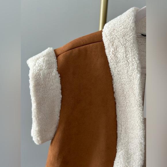 Central Park West Alwyn Vest in Cognac size Large NWT - Picture 7 of 15